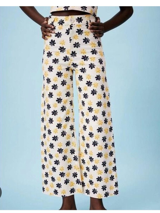 Zara Denim - NWOT Zara White Wide-Leg Trousers with Yellow & Black Floral Print